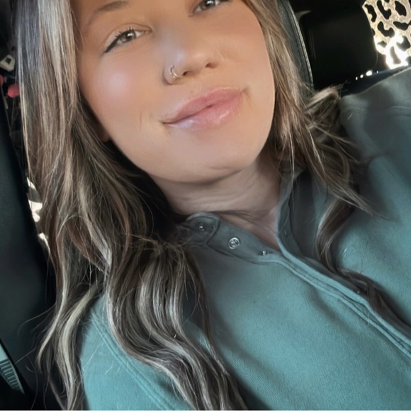 Meet your Posher, Taylor - Picture 1 of 1